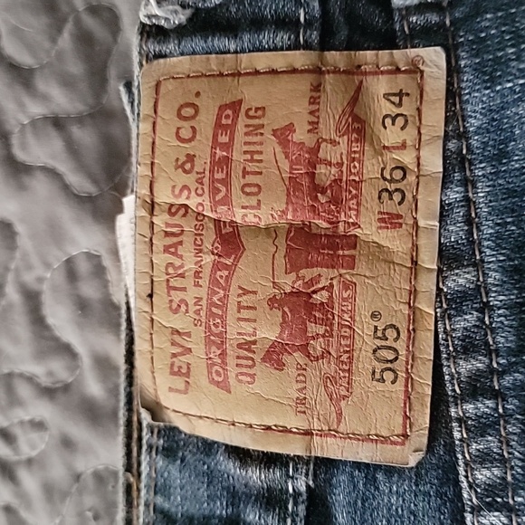 Levi's 505 Jeans - Picture 2 of 4